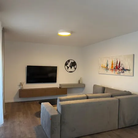 Daisy, Near Zadar With Private Heated Pool Posedarje