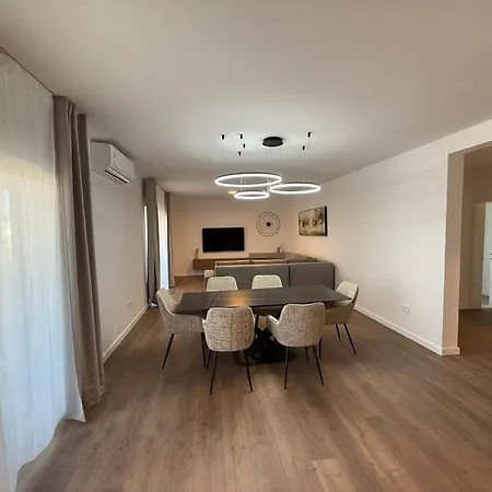 Villa Daisy, Near Zadar With Private Heated Pool *