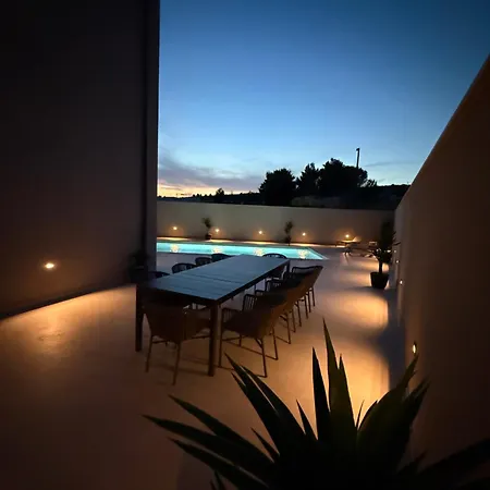 Daisy, Near Zadar With Private Heated Pool