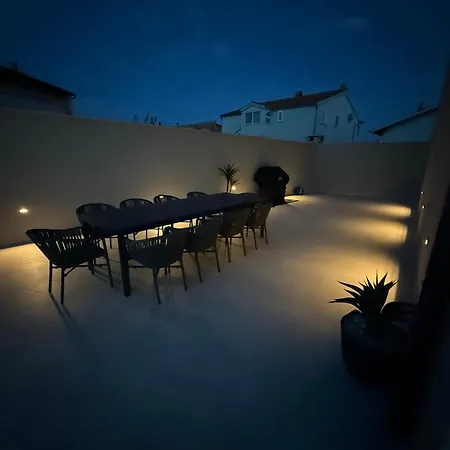 Daisy, Near Zadar With Private Heated Pool