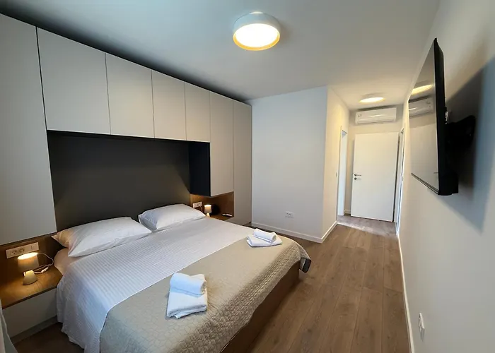 Daisy, Near Zadar With Private Heated Pool *