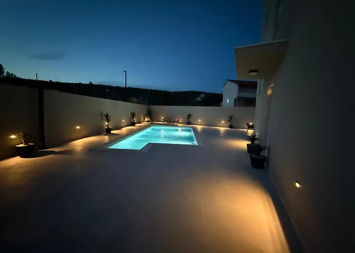 Daisy, Near Zadar With Private Heated Pool