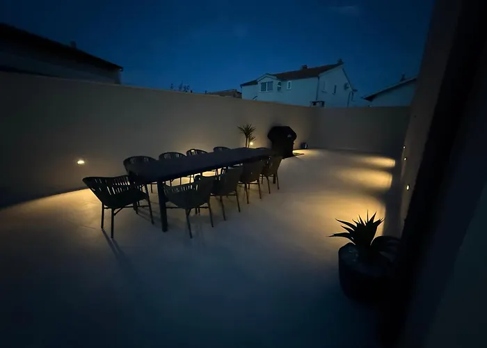 Daisy, Near Zadar With Private Heated Pool