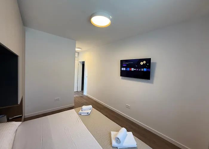 Villa Daisy, Near Zadar With Private Heated Pool Posedarje