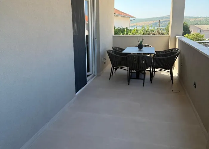 Daisy, Near Zadar With Private Heated Pool Vila